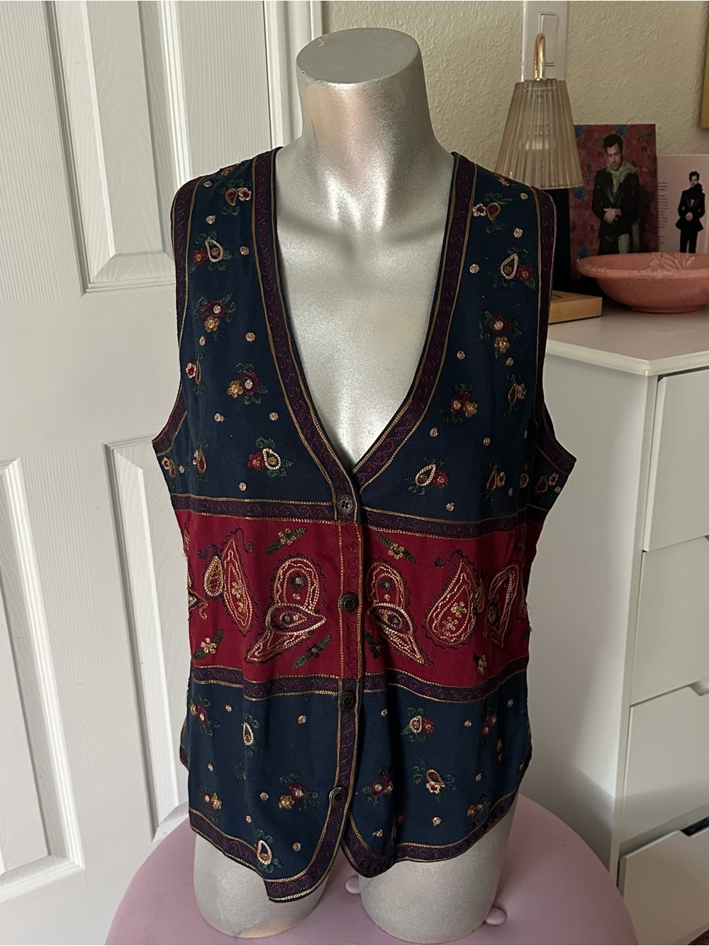 Vintage Solutions 80s Navy Blue & Burgundy Paisley Embroidered Pattern Vest